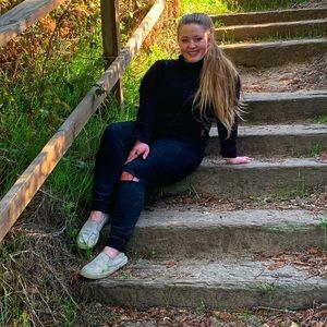 Meet your Posher, Maja